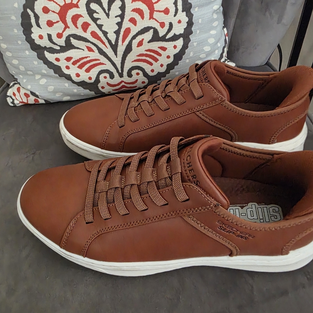 Size 10 Skechers slip ins - Picture 5 of 5